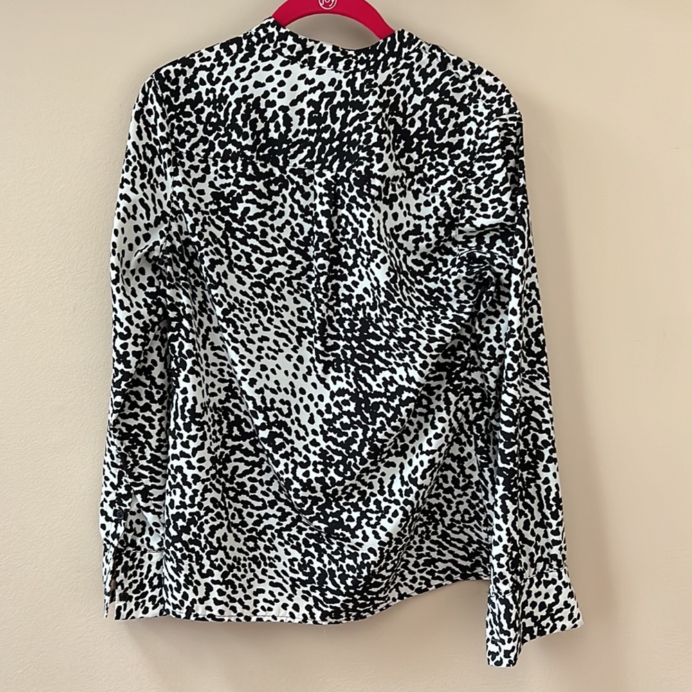 Black white button up top